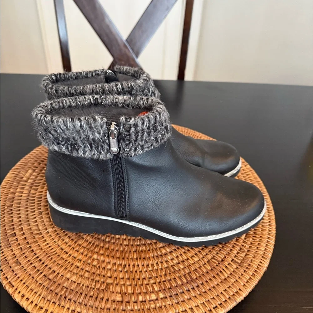 Adrienne Vittadini black Ankle Boots‎ with Knit Cuff
